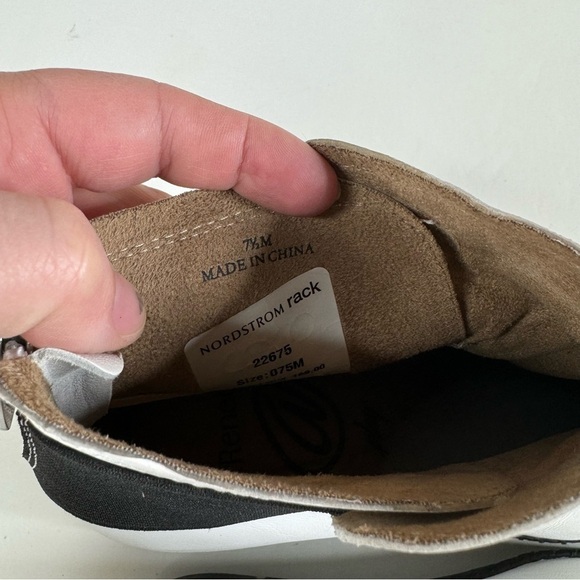 J.Renee Nagetta Pure White Leather Wedge Heel Ankle Booties Size 7.5 - Picture 7 of 7